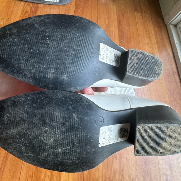 ASOS DESIGN Andi flat western / cowgirl boots in white W 9 - Picture 4 of 9